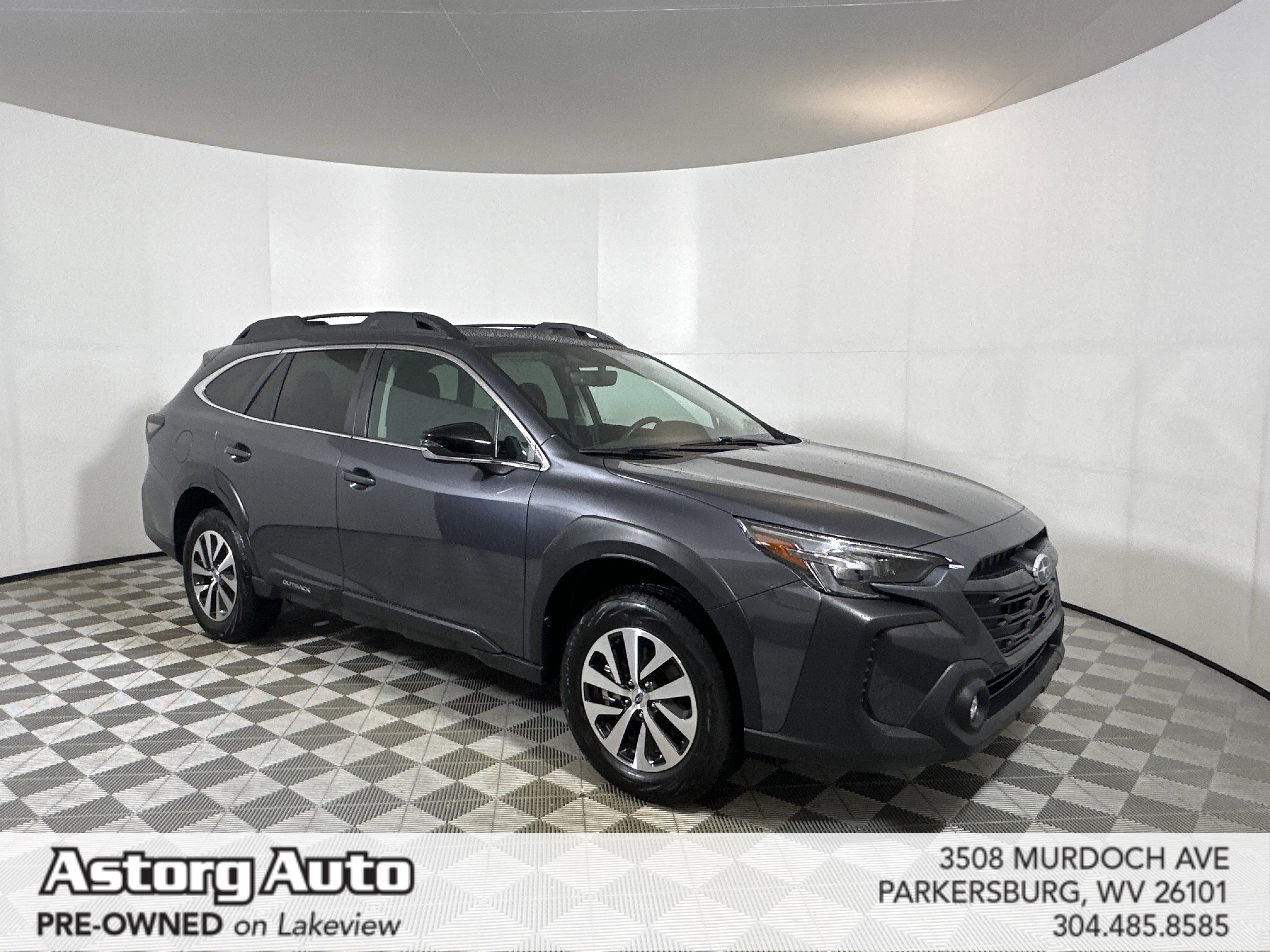 2025 Subaru Outback Premium's photo