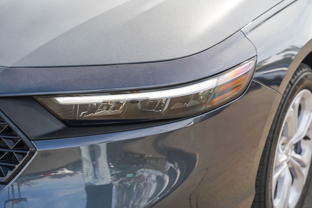 2025 Honda Accord LX photo 2