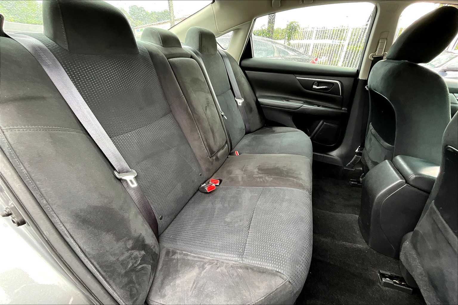 2015 Nissan Altima 2.5 S photo 19