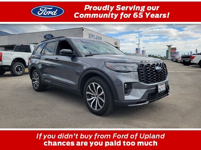 2025 Ford Explorer ST-LINE's photo