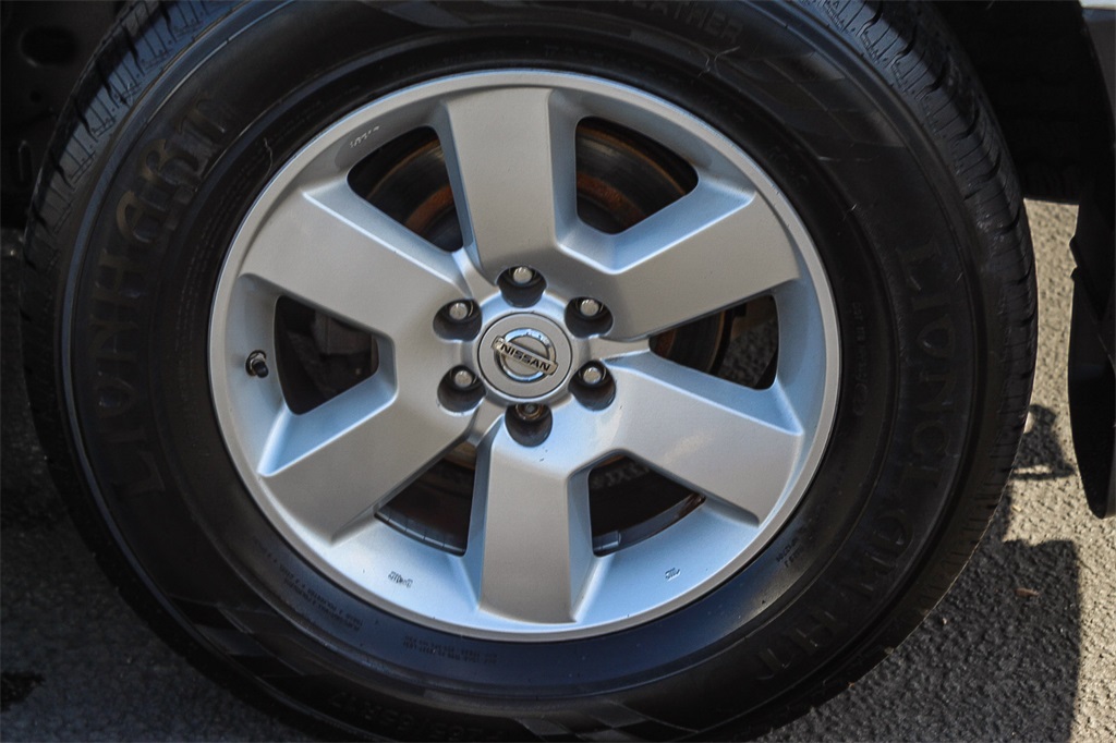 2012 Nissan Pathfinder SV photo 10