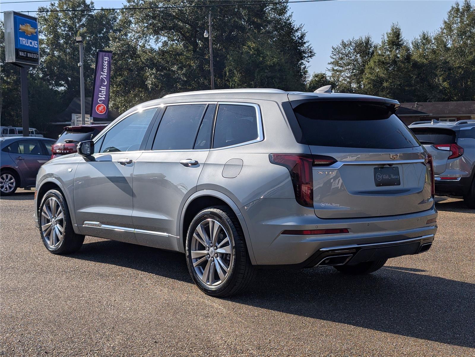 2023 Cadillac XT6 Premium Luxury photo 2