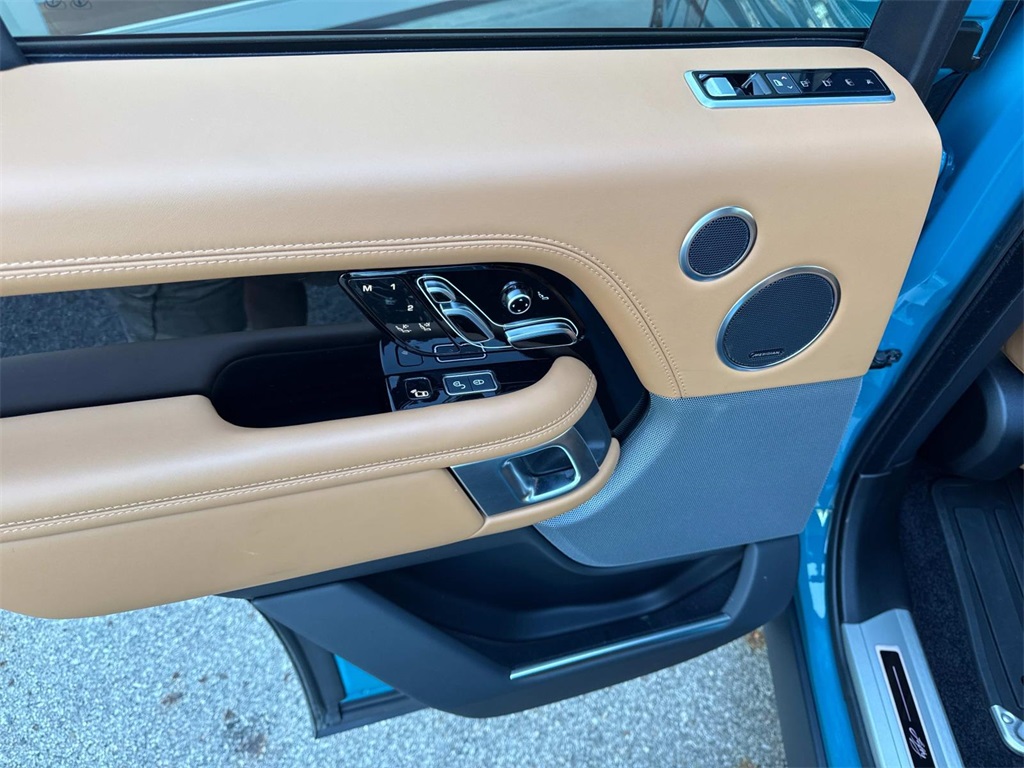2021 Land Rover Range Rover photo 13