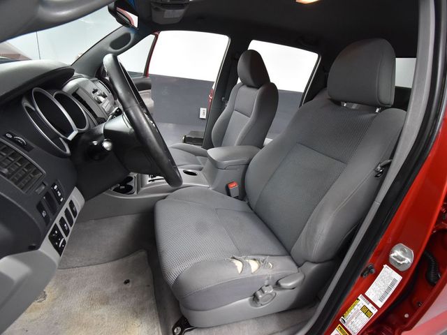 2011 Toyota Tacoma Base photo 17