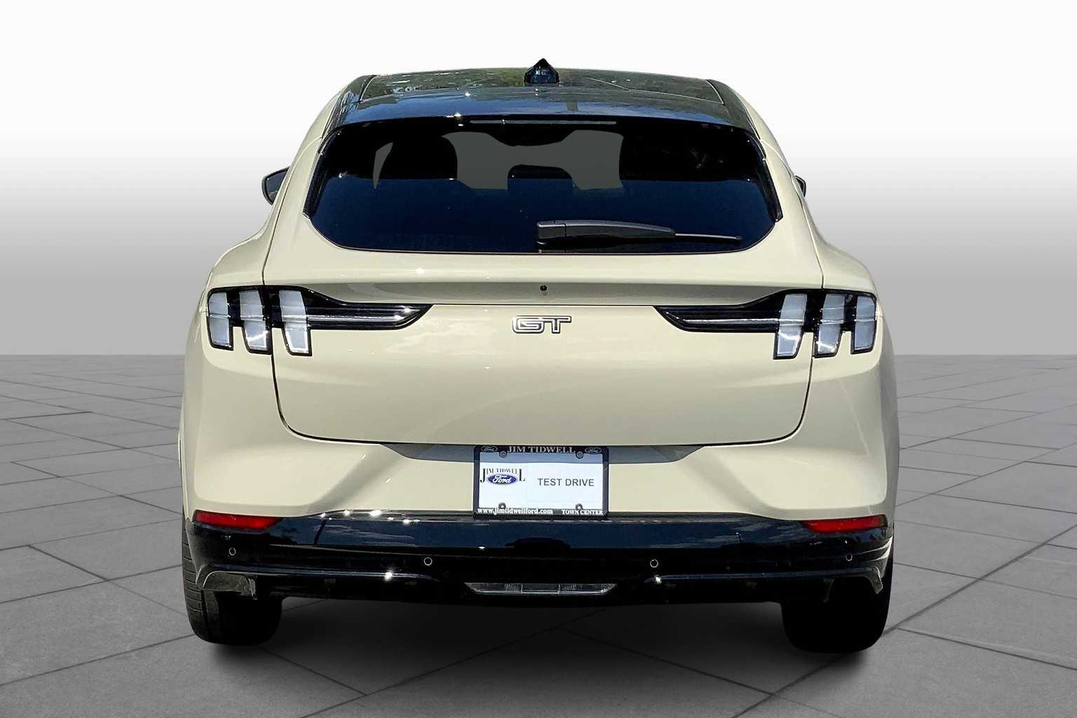 2025 Ford Mustang Mach-E GT photo 4