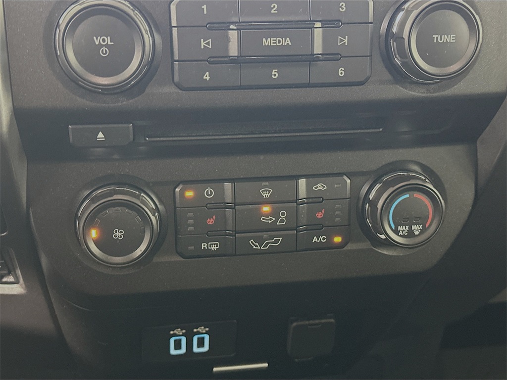 2018 Ford F-150 XLT photo 16