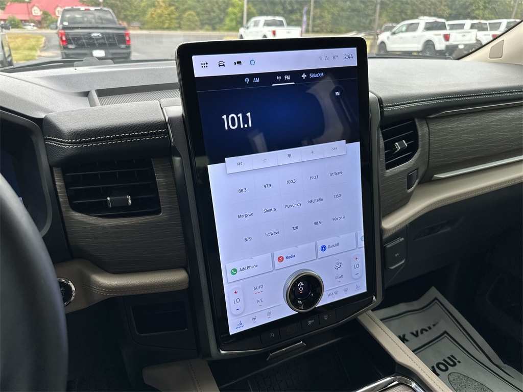 2024 Ford Expedition MAX Limited photo 16