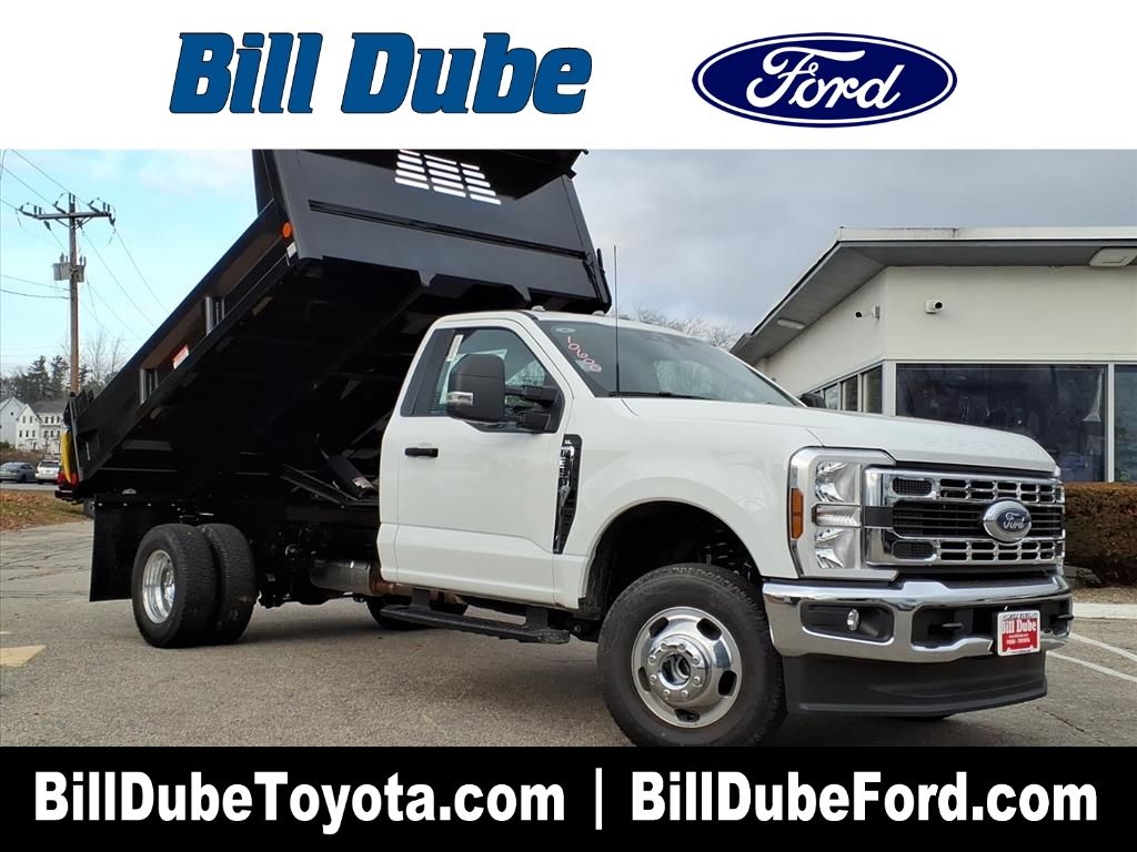 2025 Ford F-350 Super Duty Chassis Cab XL's photo