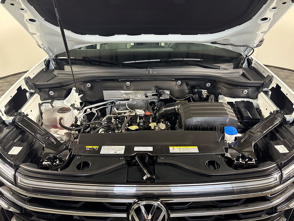 2024 Volkswagen Atlas Peak Edition SE Technology photo 22