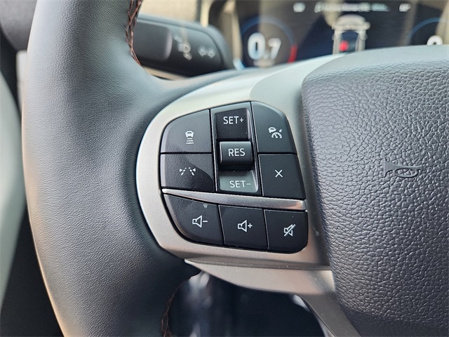 2025 Ford Explorer photo 5