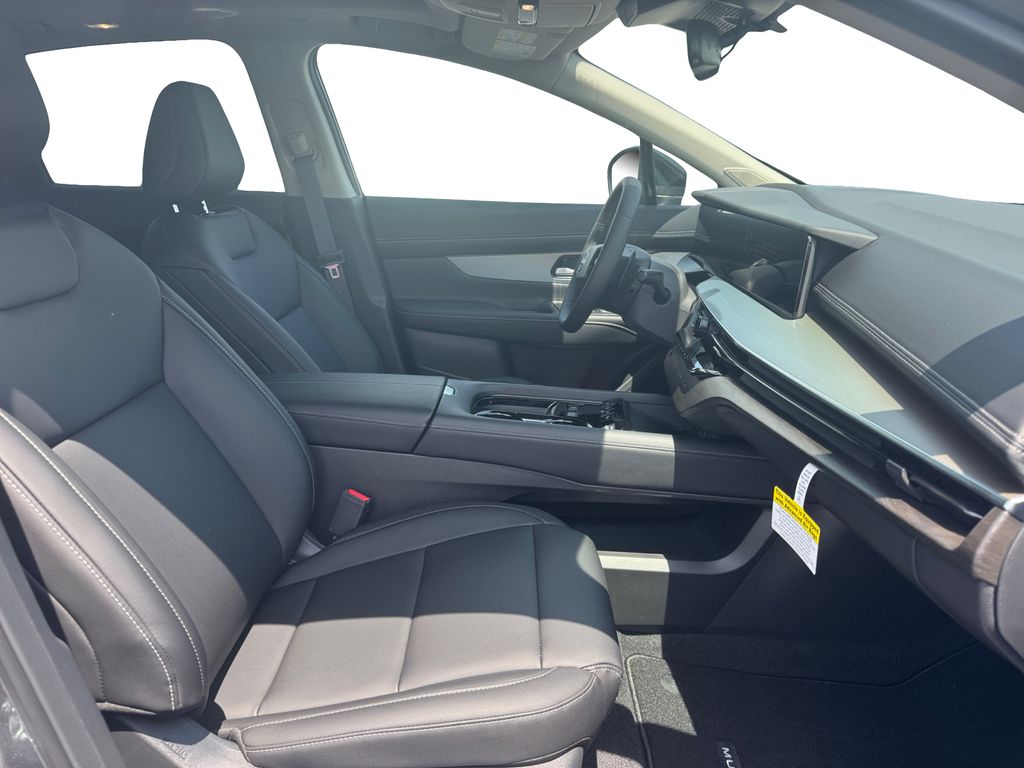 2025 Nissan Murano SL photo 14