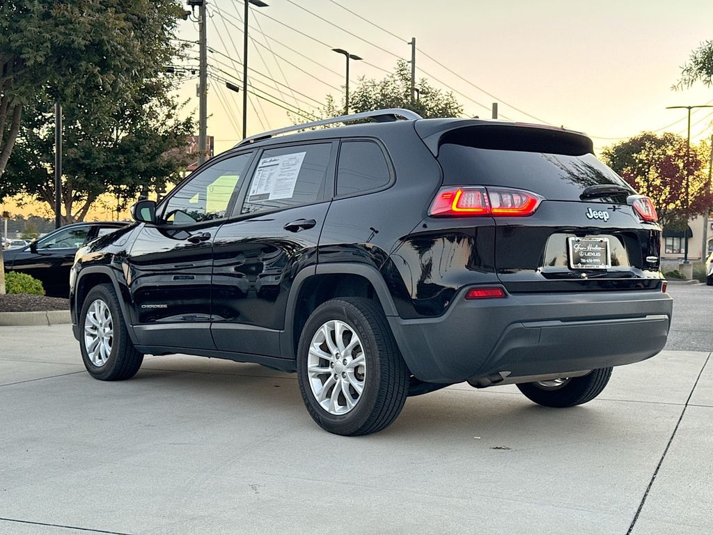 2020 Jeep Cherokee Latitude photo 2
