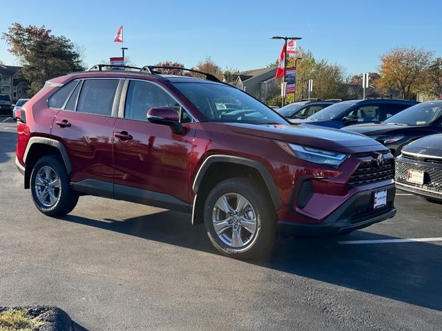 2025 Toyota RAV4 XLE's photo