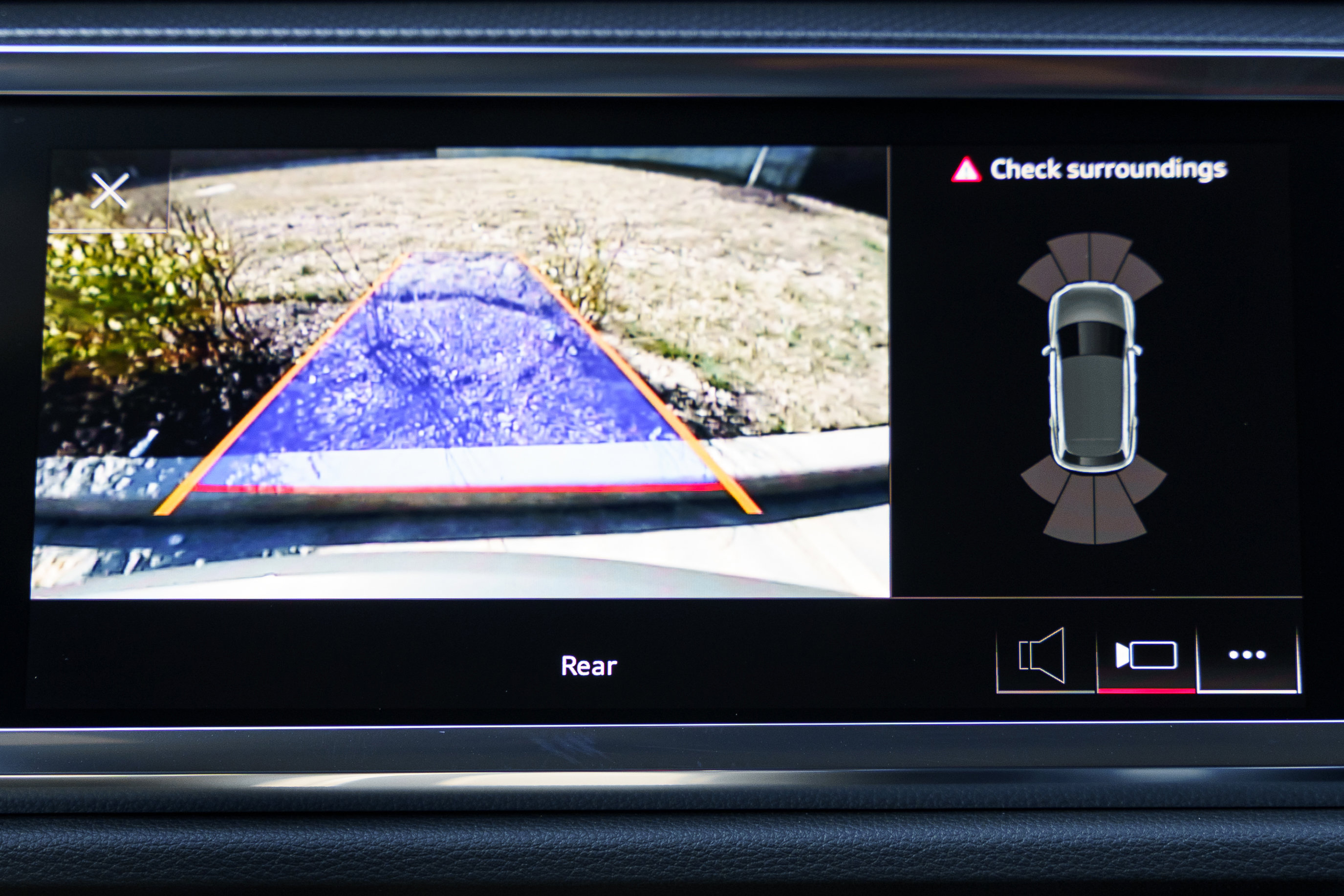 2025 Audi Q3 S line Premium photo 13