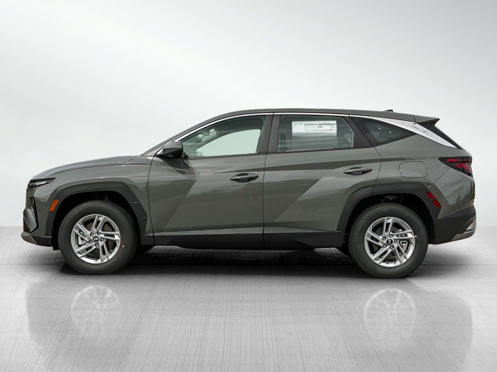 2025 Hyundai Tucson SE photo 3