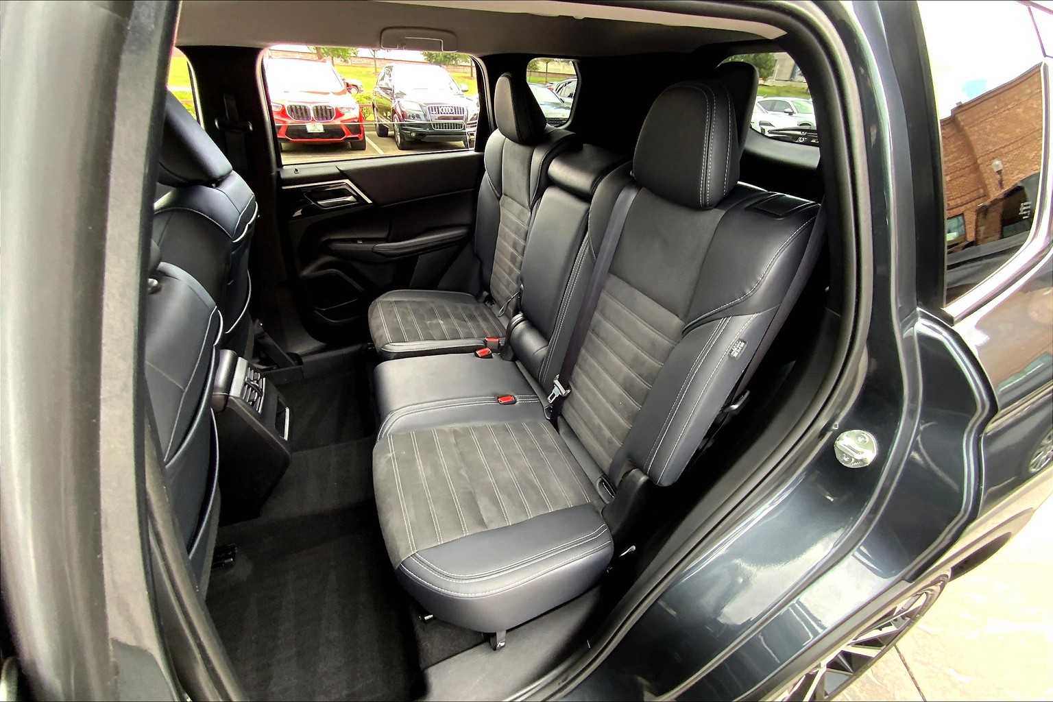 2024 Mitsubishi Outlander SE photo 15