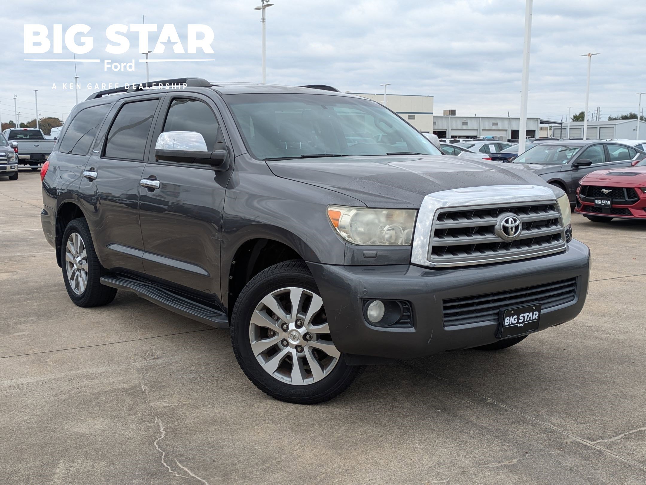 2016 Toyota Sequoia Limited's photo