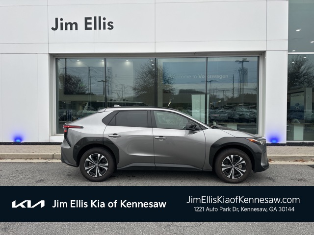 2024 Toyota bZ4X XLE's photo