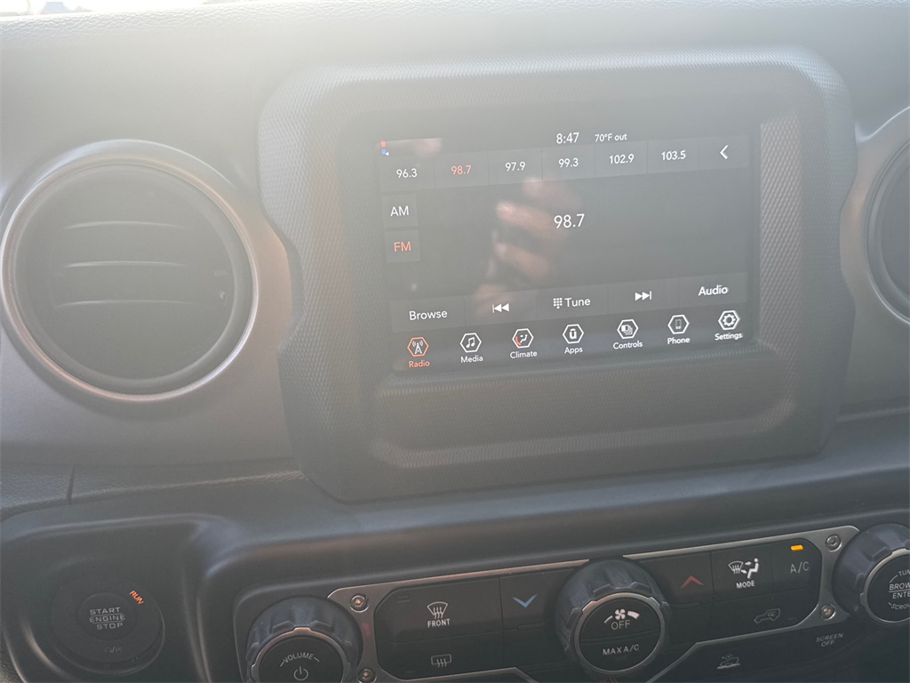 2022 Jeep Gladiator Sport photo 26
