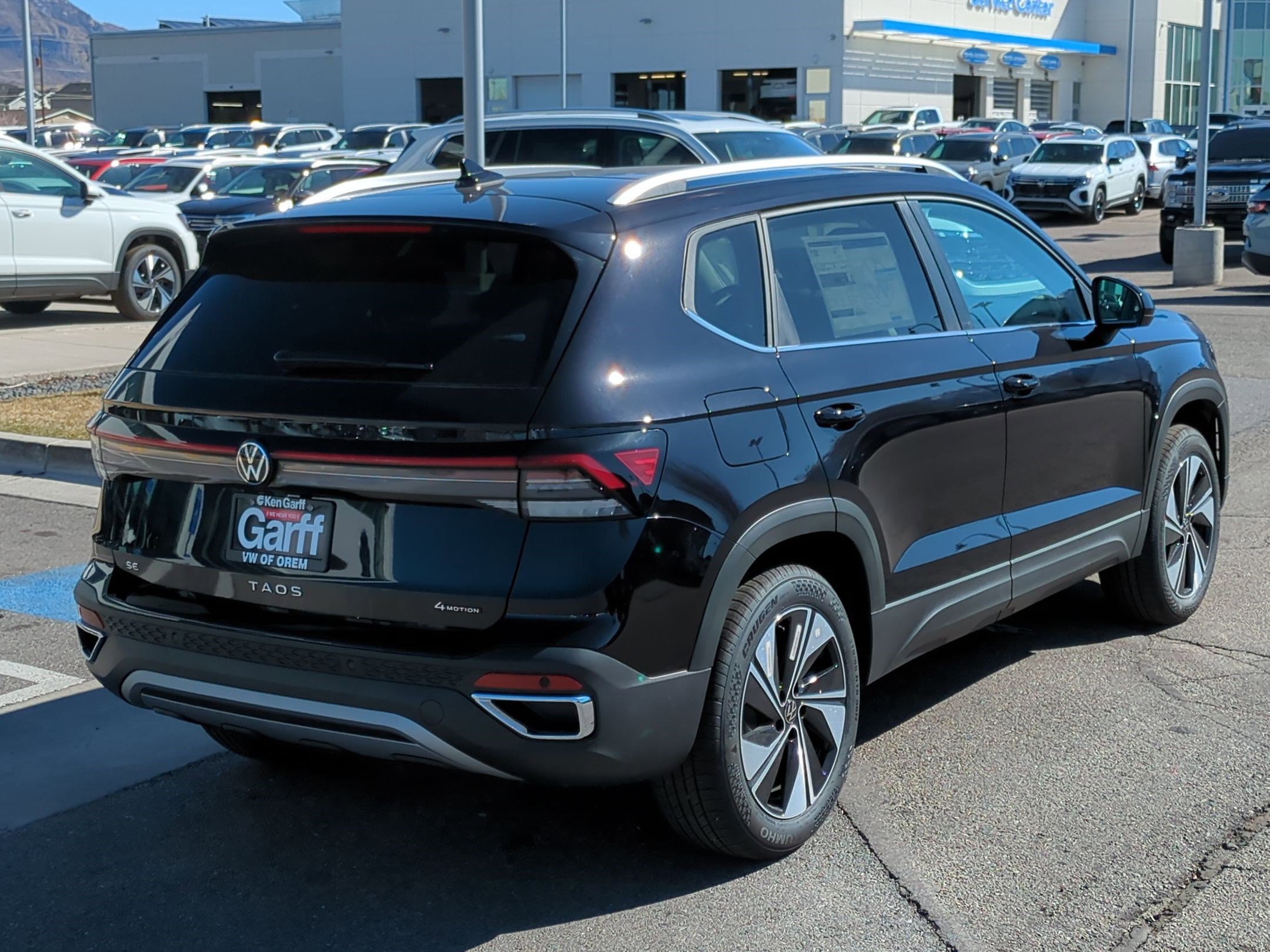 2025 Volkswagen Taos SE photo 3