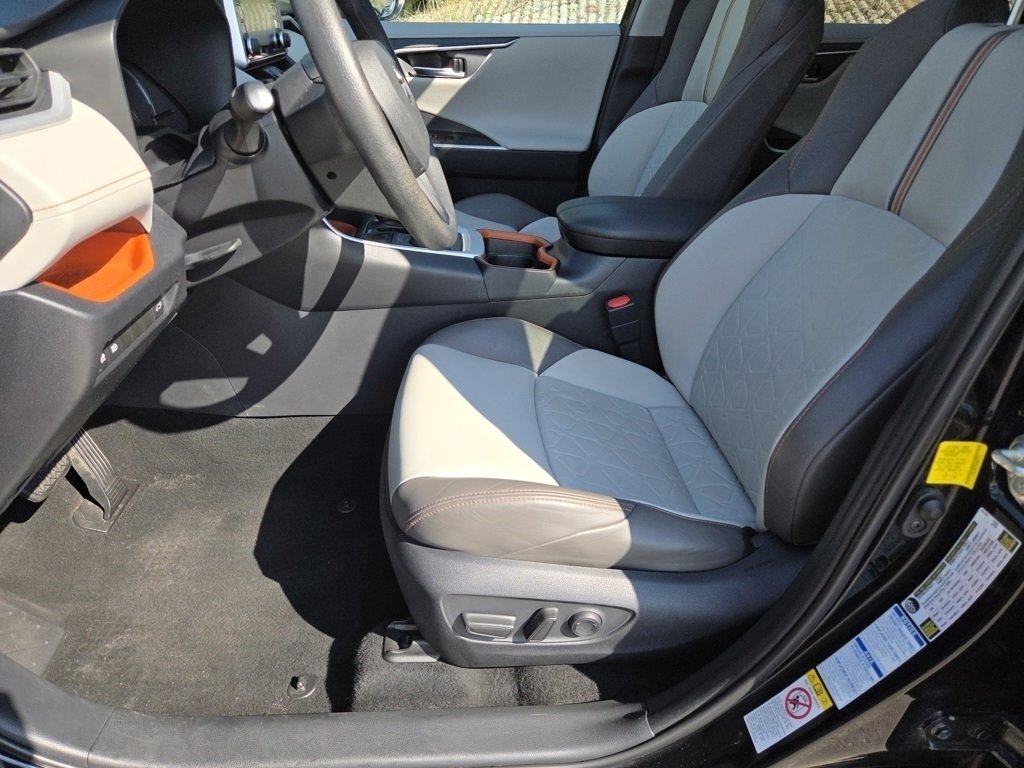 2019 Toyota RAV4 Adventure photo 4