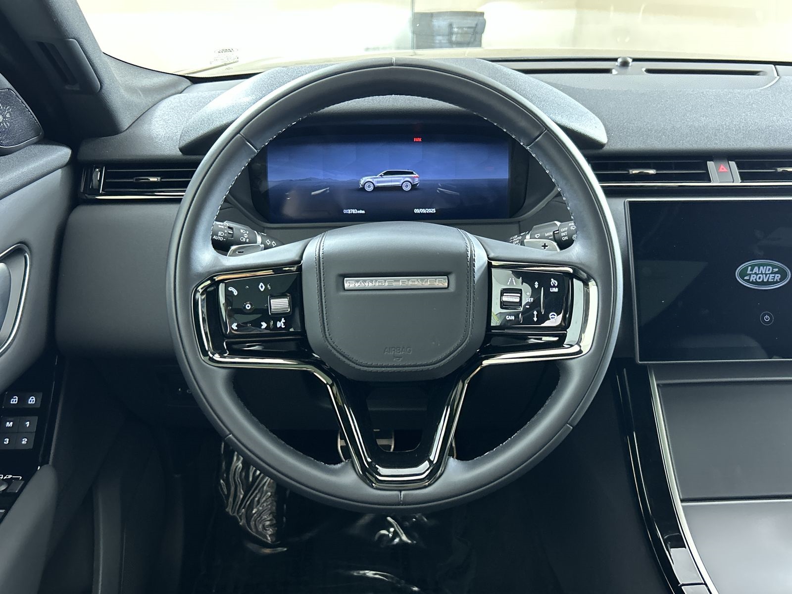2025 Land Rover Range Rover Velar SE photo 9