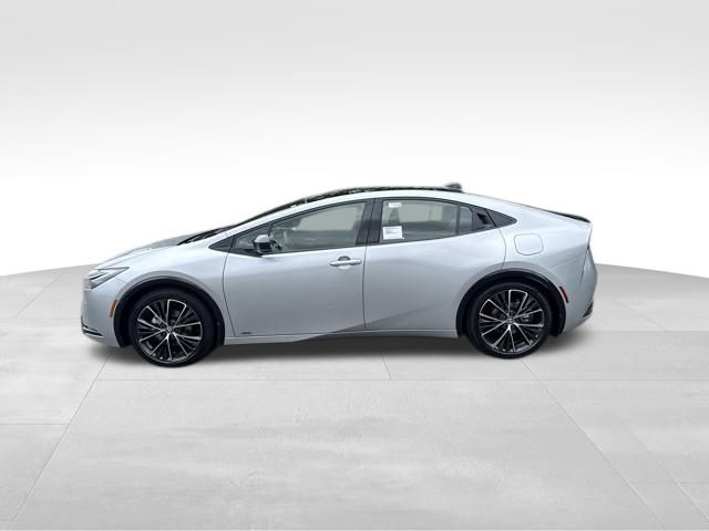 2025 Toyota Prius XLE photo 2