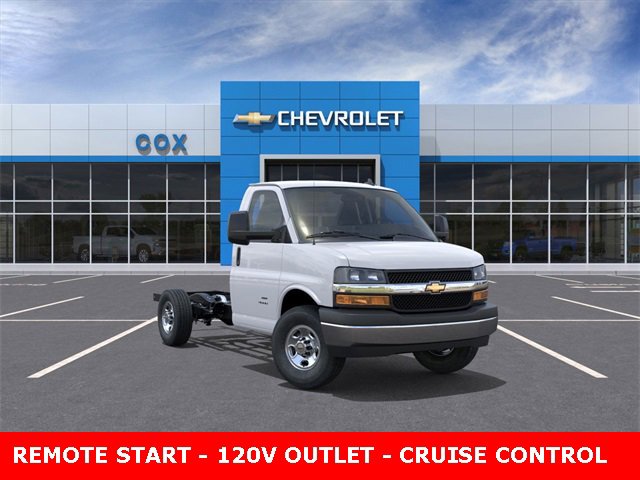 2025 Chevrolet Express Cutaway Base's photo