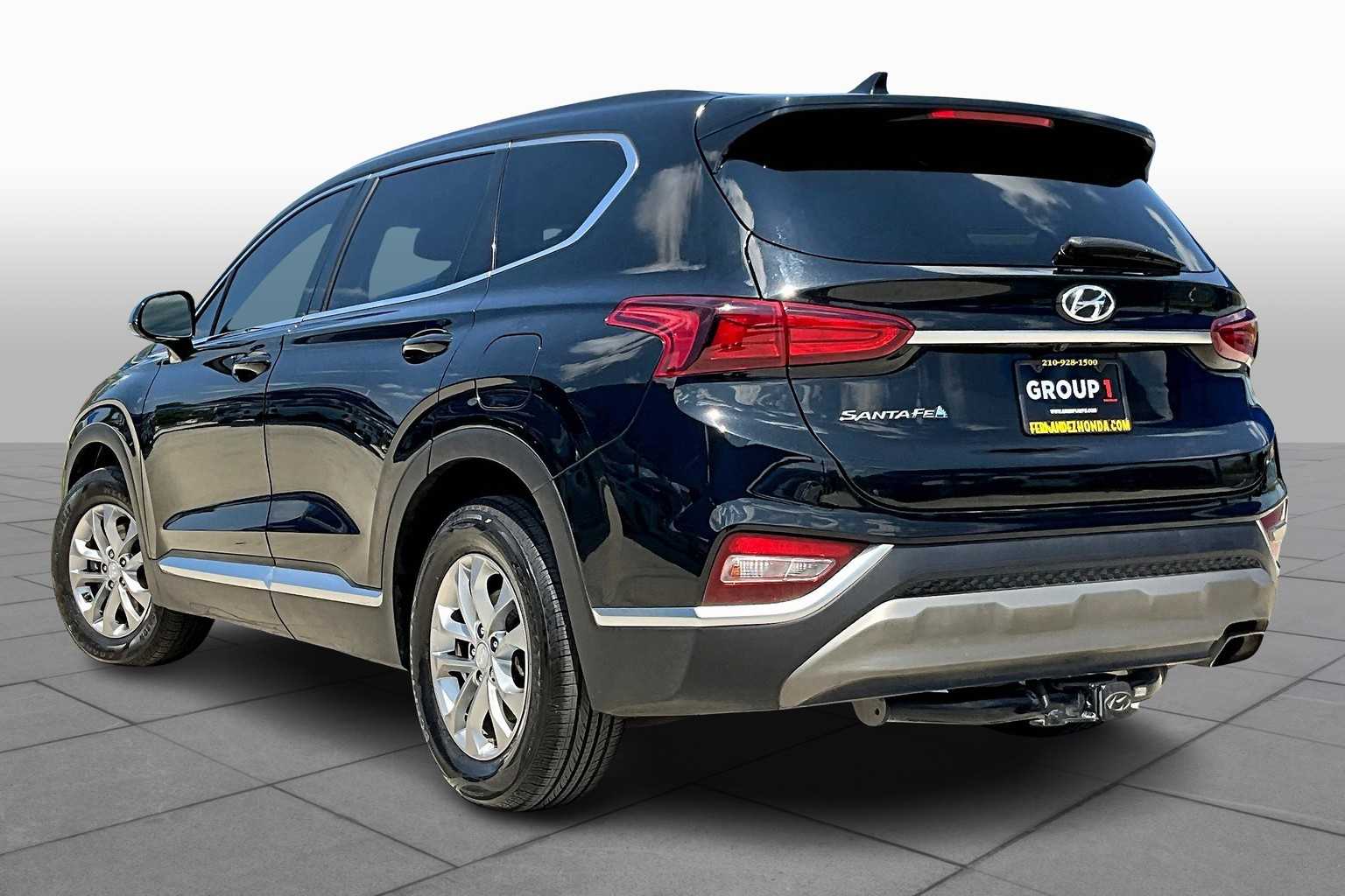 2020 Hyundai Santa Fe SEL photo 3