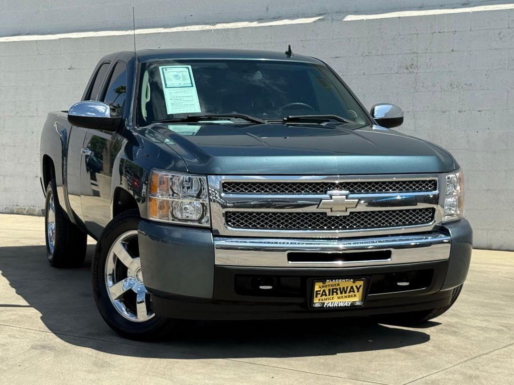 2009 Chevrolet Silverado 1500 LT photo 2
