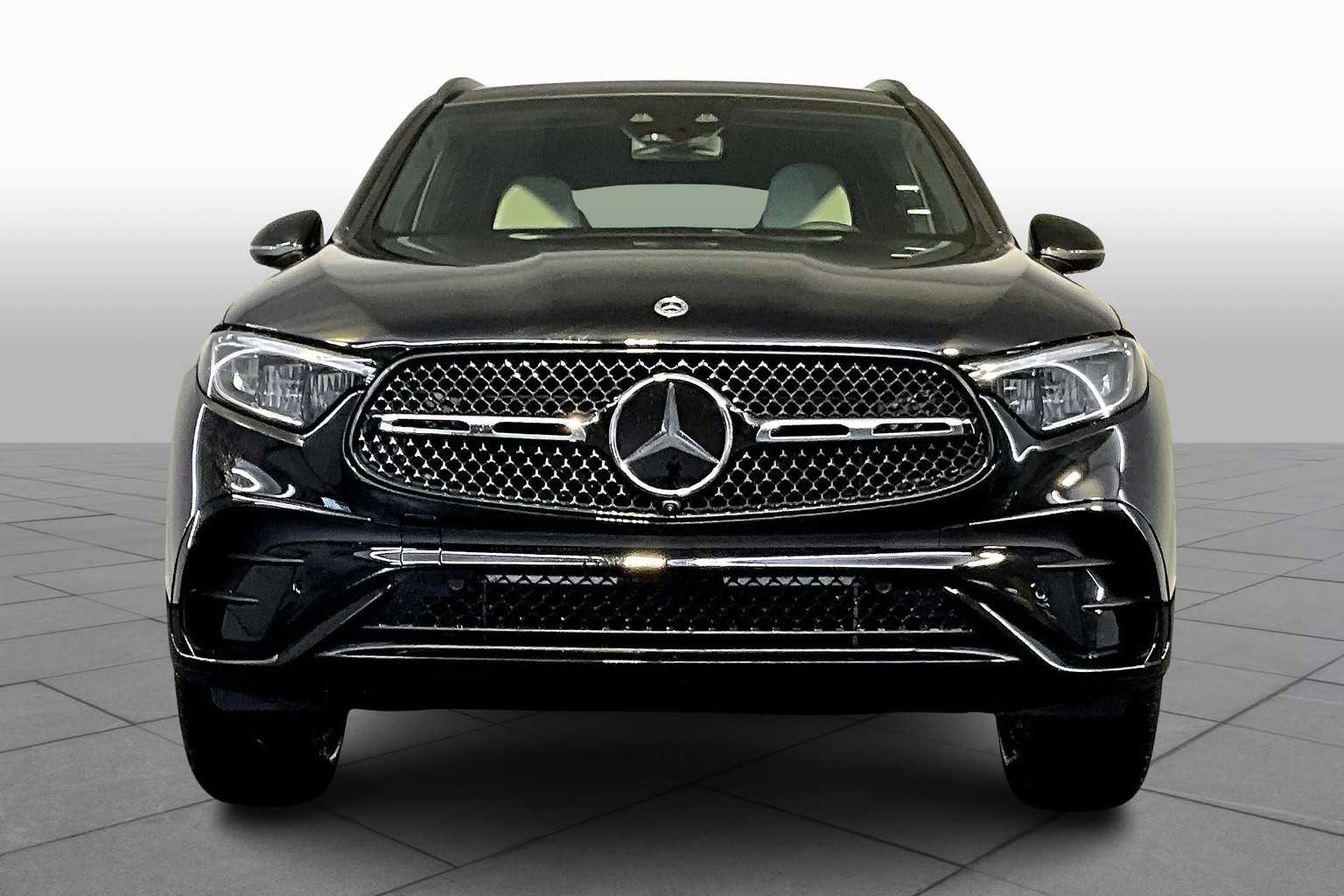 2025 Mercedes Benz GLC 350e 4MATIC photo 2