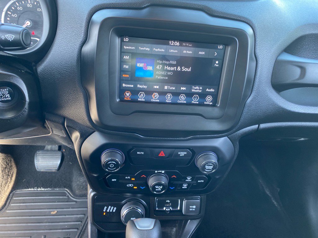 2020 Jeep Renegade Latitude photo 10