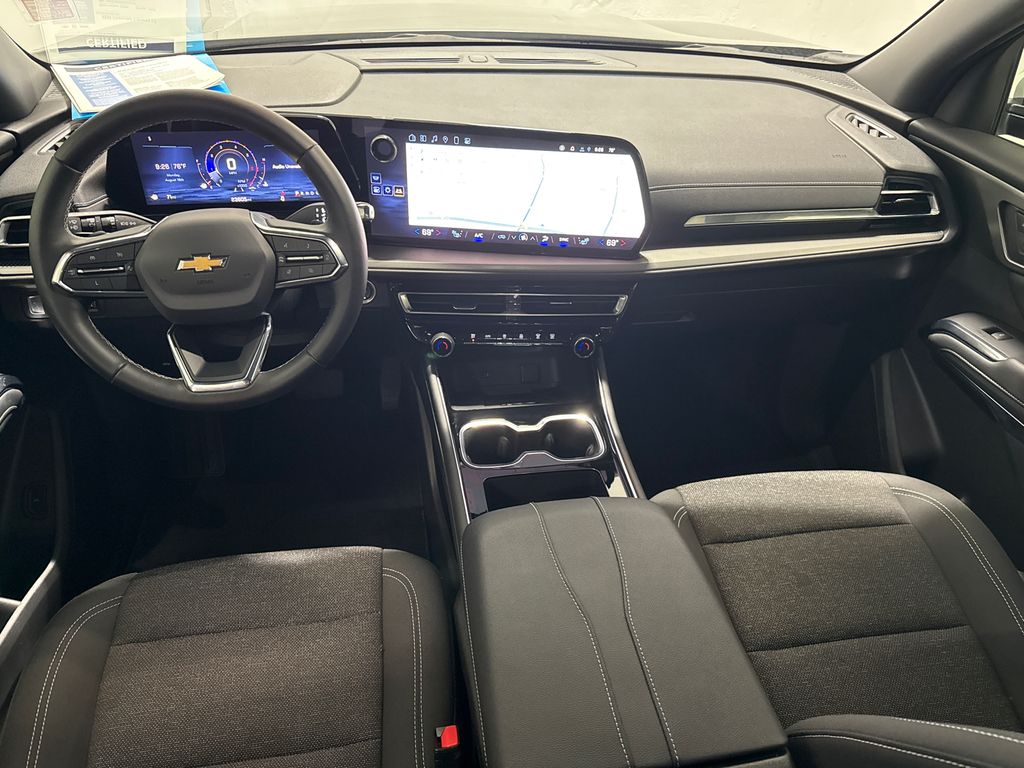 2025 Chevrolet Traverse photo 21