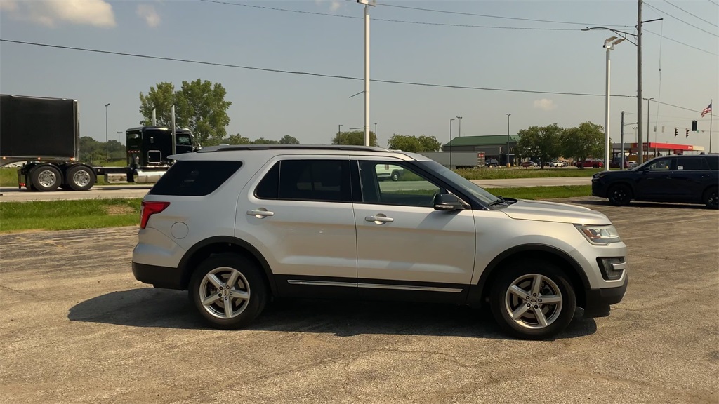 2016 Ford Explorer XLT photo 9