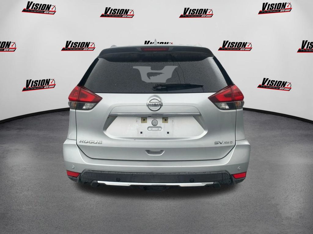 2019 Nissan Rogue SV photo 6