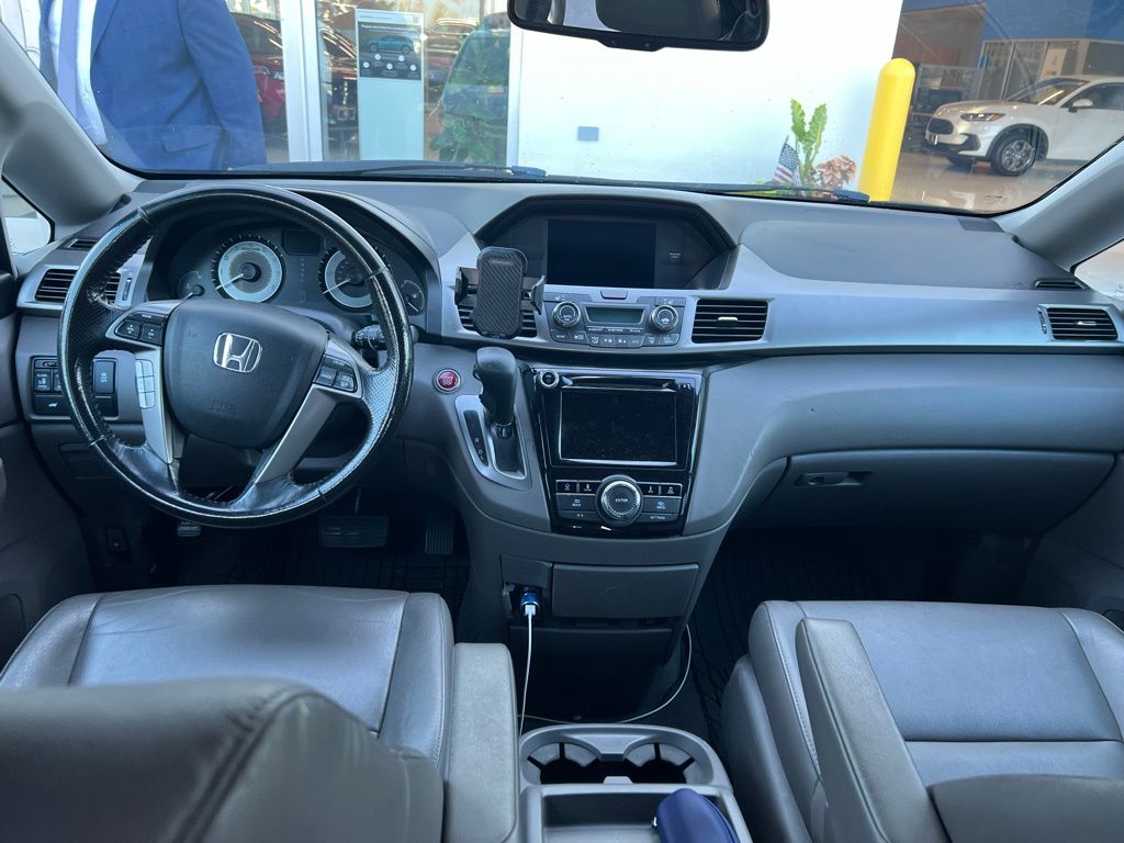 2016 Honda Odyssey EX-L photo 3