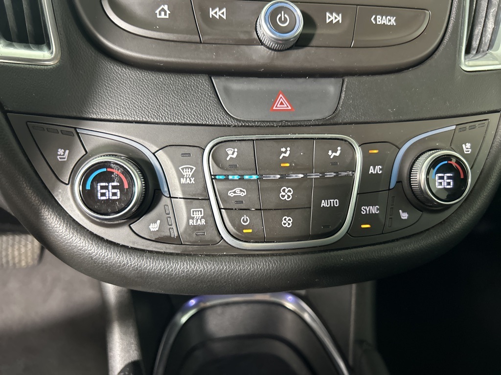 2018 Chevrolet Malibu Premier photo 19