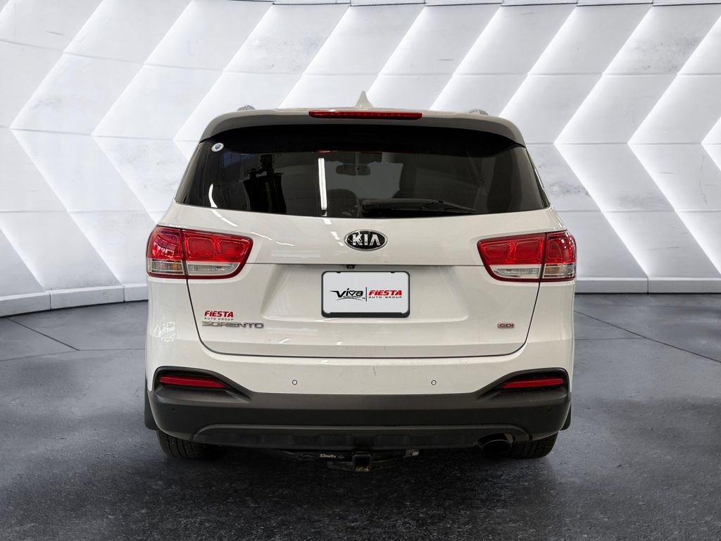 2017 Kia Sorento LX photo 4
