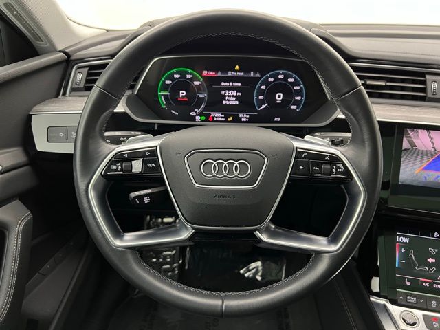 2022 Audi e-tron Premium Plus photo 20