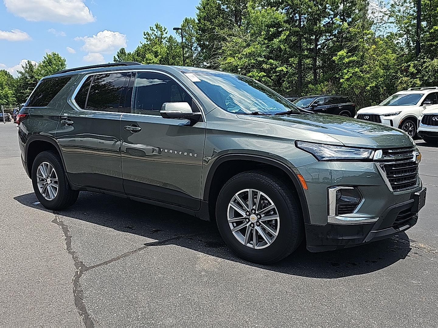 2022 Chevrolet Traverse Cloth photo 3