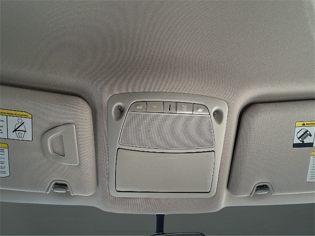 2016 Nissan Rogue SV photo 8