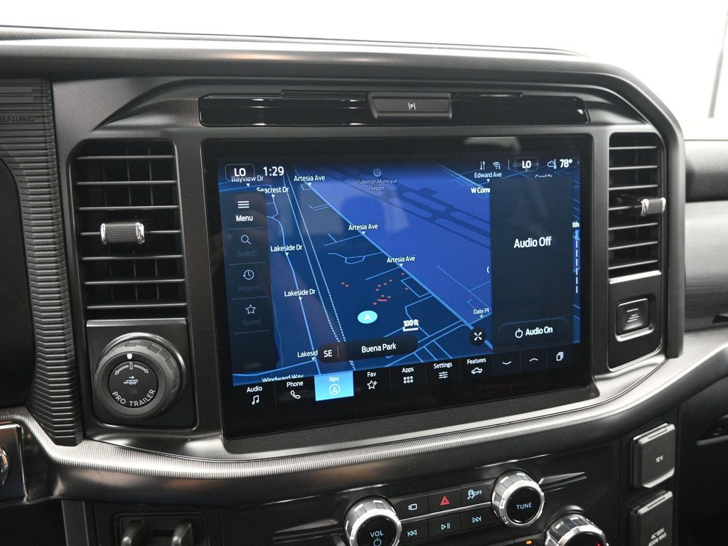 2025 Ford F-150 Lariat photo 13
