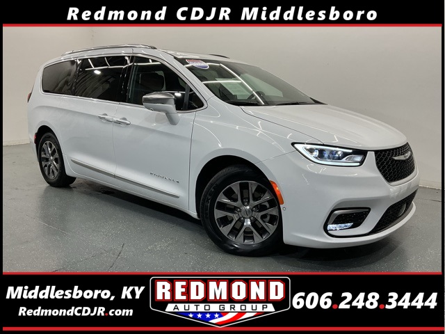 2024 Chrysler Pacifica PHEV Pinnacle's photo