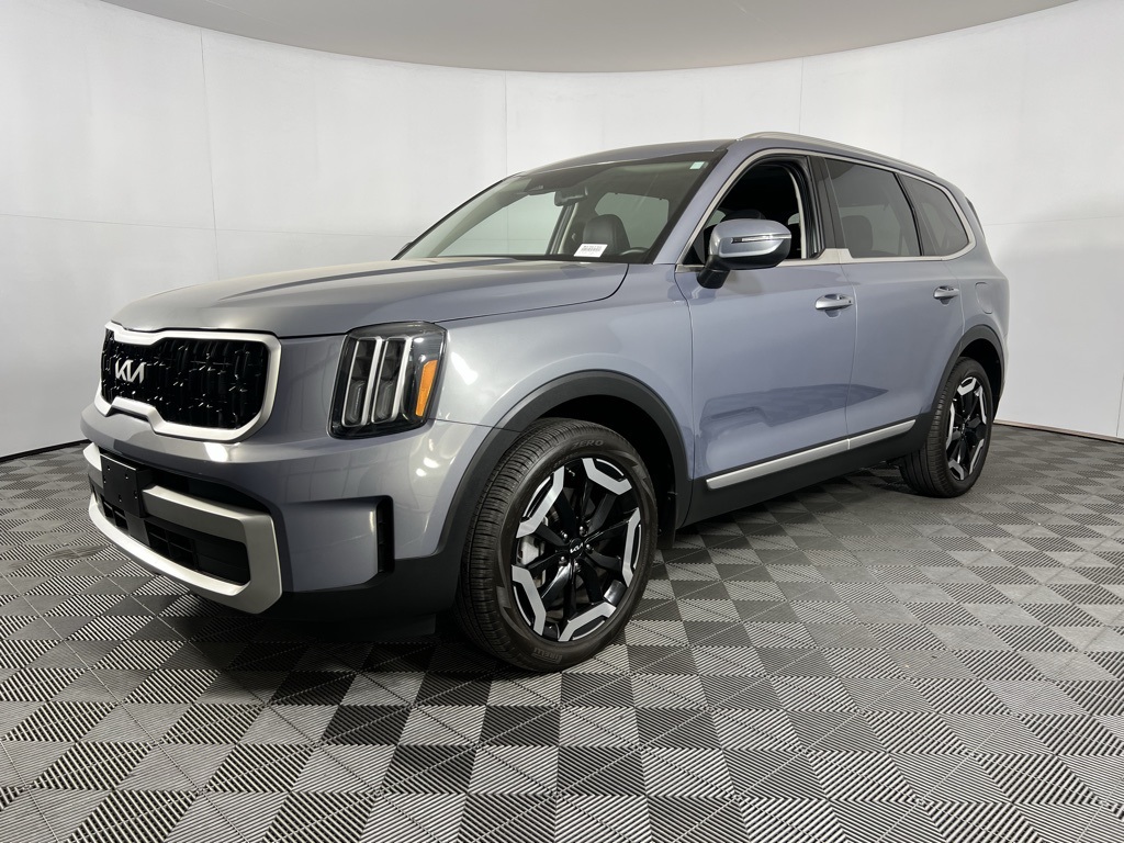 2024 Kia Telluride EX photo 2