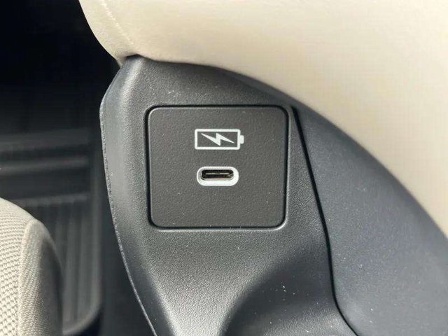 2026 Honda HR-V LX photo 16