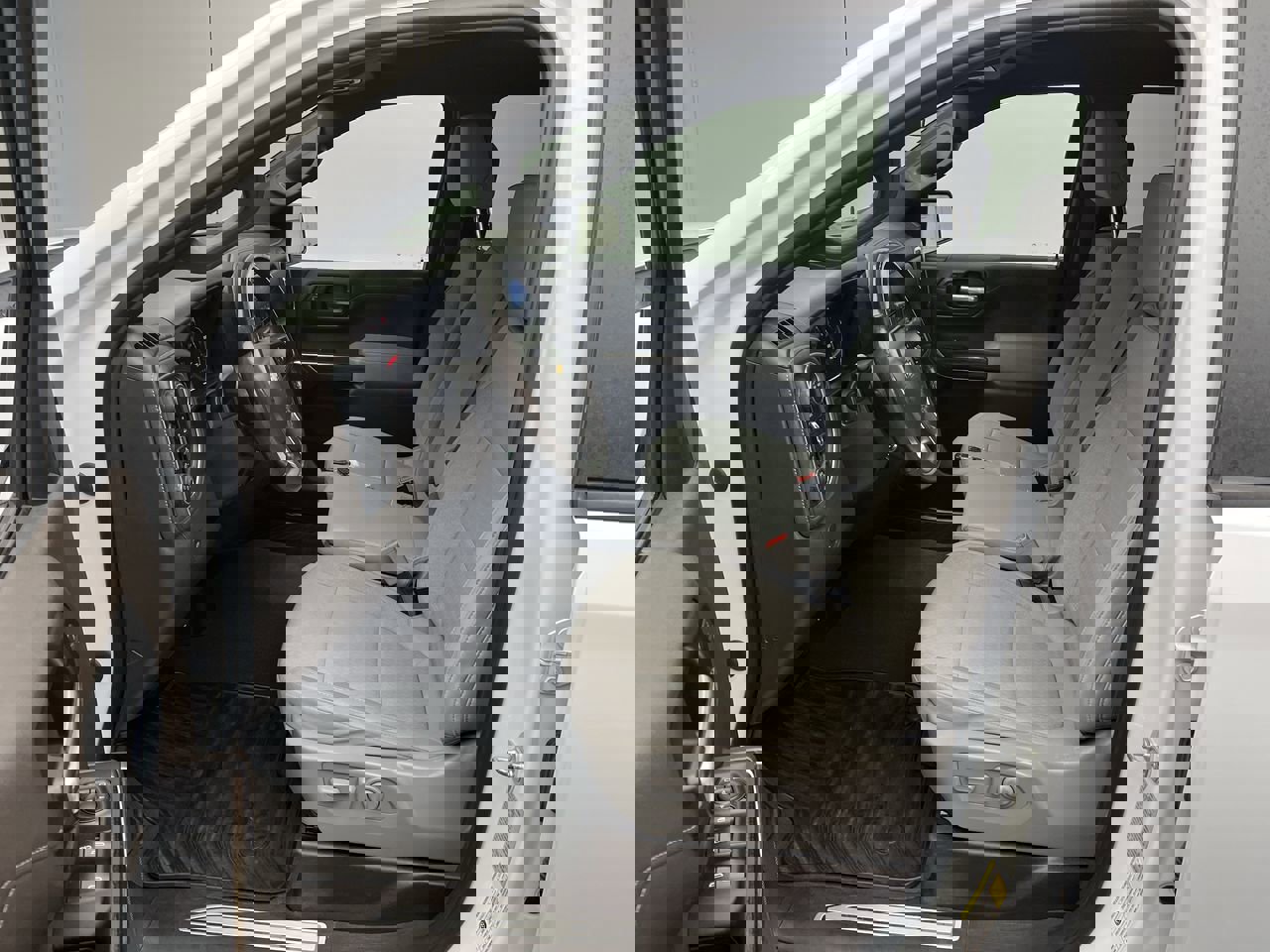 2020 Chevrolet Silverado 1500 LT photo 3