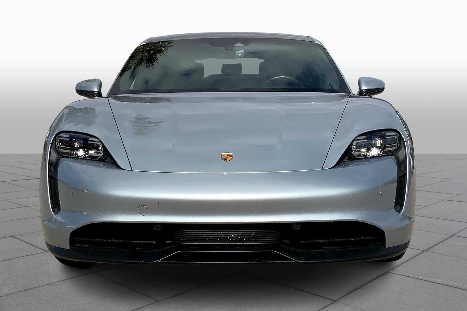 2024 Porsche Taycan S photo 3