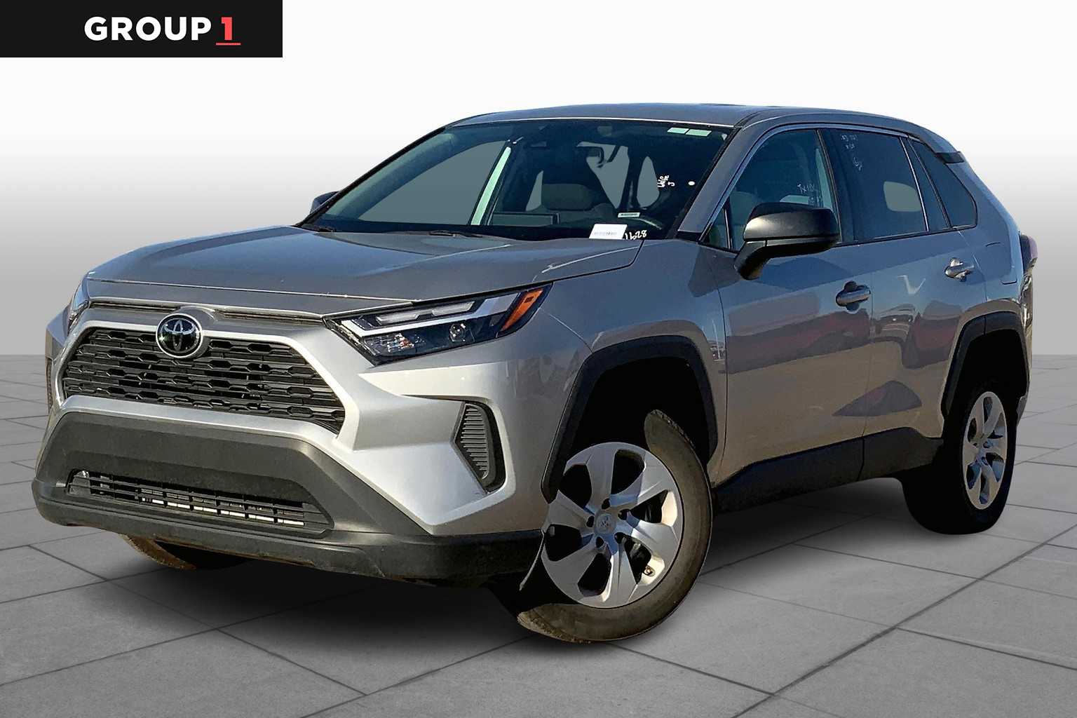 2024 Toyota RAV4 LE's photo