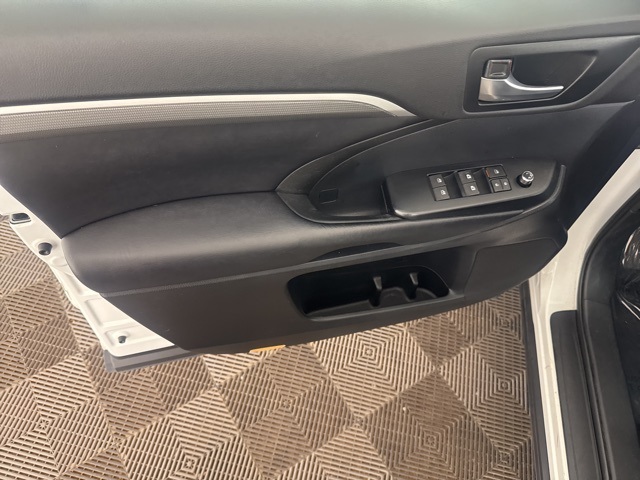 2019 Toyota Highlander Base photo 18