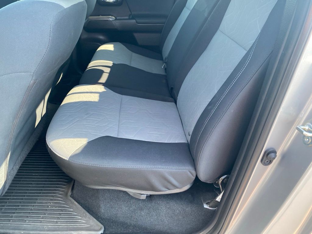 2020 Toyota Tacoma SR5 photo 7